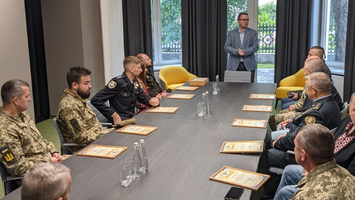 Кориневич наградил воинов-крымчан за защиту суверенитета и территориальной целостности Украины на Донбассе | ОБНОВЛЕНО
